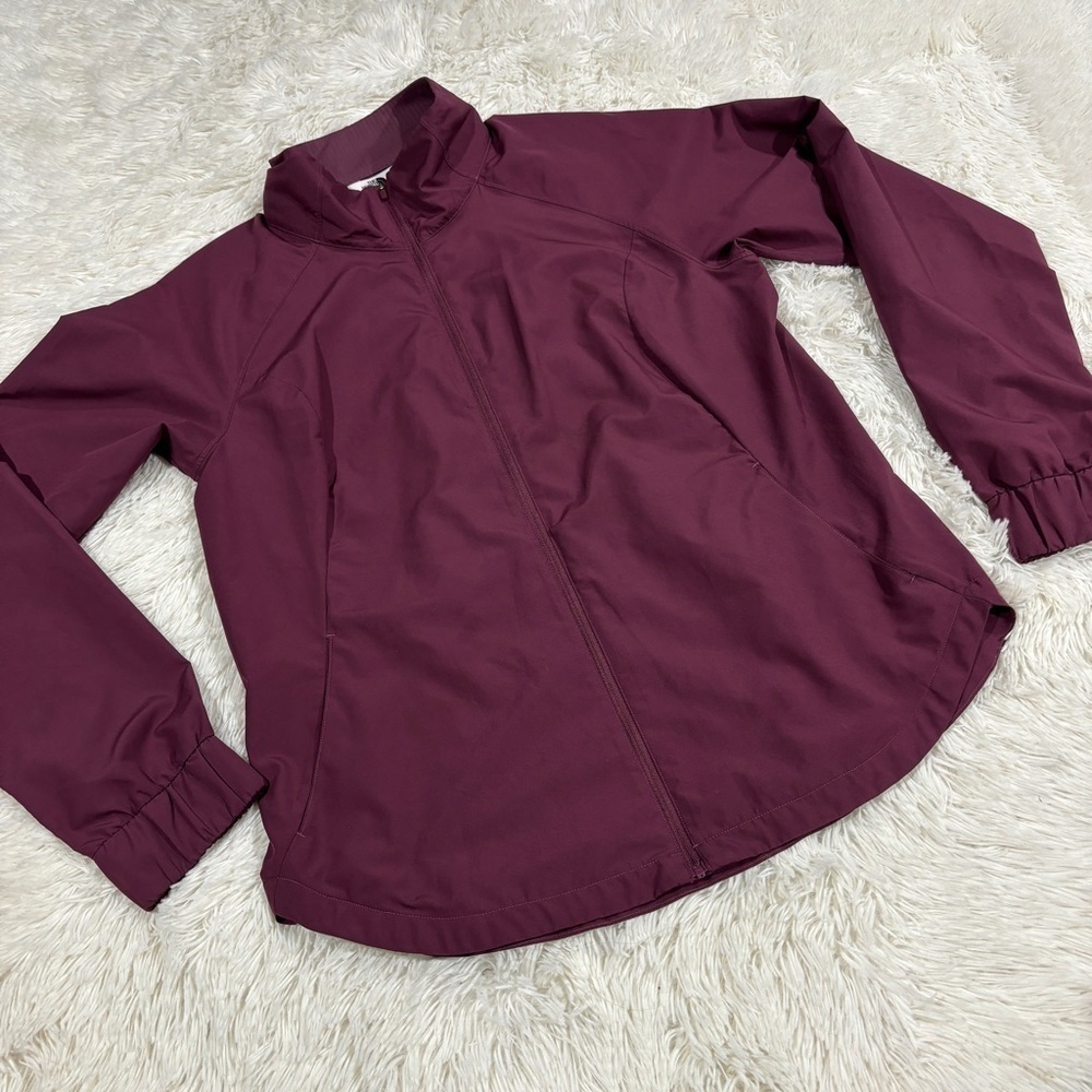 The North Face • Reactor Lightweight Rain Jacket burgundy women’s size Large